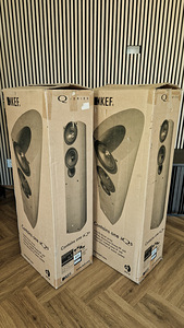 Напольные колонки KEF iQ5 (клен) (10 фото из 10)