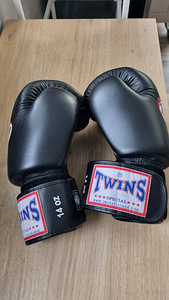 ПЕРЧАТКИ TWINS 14OZ (3 фото из 3)