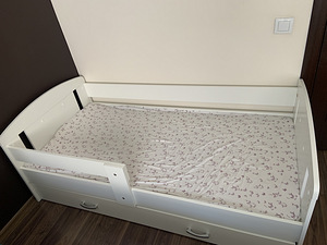 Детская кровать (2 фото из 3)