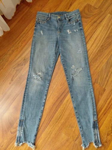 Guess teksad 28
