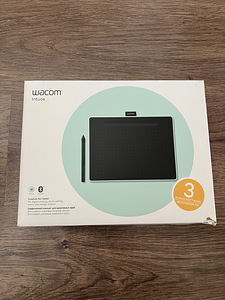 Wacom graphics tablet Intuos M Bluetooth, mint