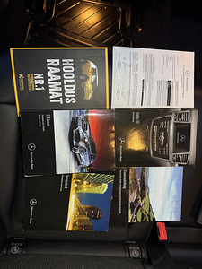 Mercedes-Benz E220 (13 фото из 15)