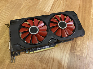XFX RX 570 8GB (1 foto / 3)