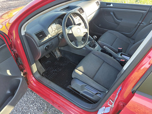 Volkswagen Golf (7 foto / 8)