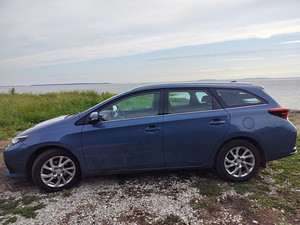 Toyota Auris 2016 (2 foto / 7)
