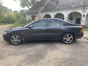 Volvo S60 2,4t (4 foto / 15)
