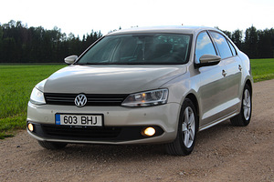 Volkswagen Jetta (5 foto / 10)