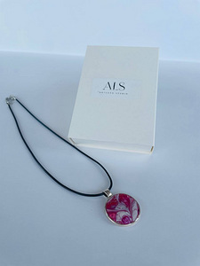 Käsitsi valmistatud medaljon, teostatud fluid art tehnikas. (4 foto / 6)