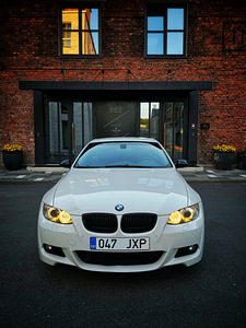 BMW E93 M-Pakett Shadow-line Logic 7 3.0 170kW (3 foto / 13)