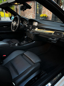 BMW E93 M-Pakett Shadow-line Logic 7 3.0 170kW (10 foto / 13)