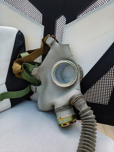 PDF 7 gasmask size 5 (3 foto / 3)