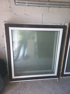 Продам окна и балконные двери (2 фото из 10)