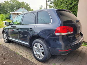 Volkswagen Touareg 4.9 D V10 (2 foto / 15)