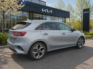 KIA CEED 2018 DIISEL, AUTOMAAT (3 foto / 10)