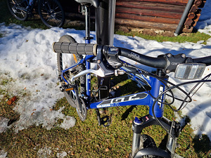 Jalgratas GT Avalanche 3.0 (8 foto / 10)
