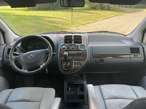 MERCEDES-BENZ V 220 CDI (7 foto / 13)
