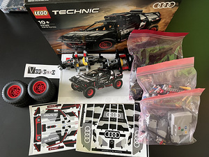 LEGO® Technic Audi RS Q e-tron (1 фото из 1)