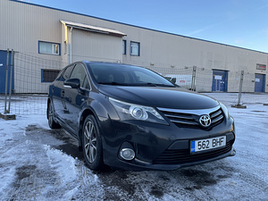 Toyota avensis (1 foto / 7)