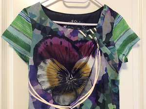 Desigual t-särk s.M (2 foto / 10)