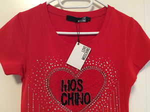 Moschino uus t-särk s.M (6 foto / 9)