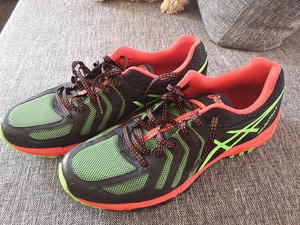 Uus asics gel-fujiattack 5