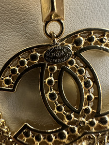 Оригинальное ожерелье Chanel 2021 года (3 фото из 5)