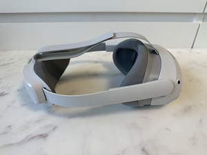 VR-очки PICO 4 (8 фото из 8)