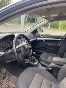 Skoda octavia (5 foto / 6)