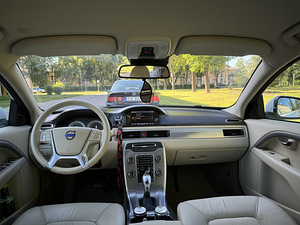 Volvo V70 2012 aasta (4 foto / 10)