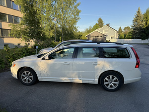 Volvo V70 2012 aasta (10 foto / 10)