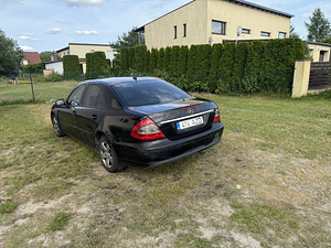 Mercedes-Benz E200, 2006 (2 foto / 5)