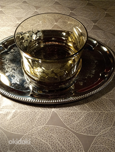 Vanaaegne Tume klaas anum, klaas kulbiga. Punš või salat