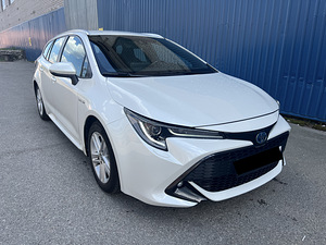 Аренда автомобиля в такси BOLT TOYOTA COROLLA HYBRID LPG (5 фото из 6)