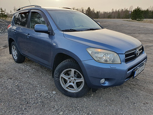 Toyota Rav 4 (7 foto / 12)