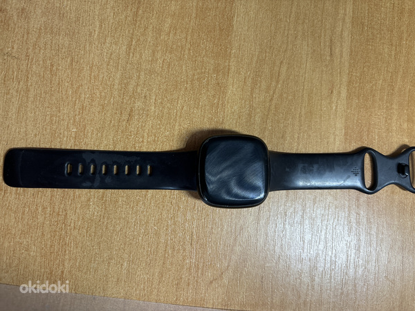 Смарт часы Fitbit