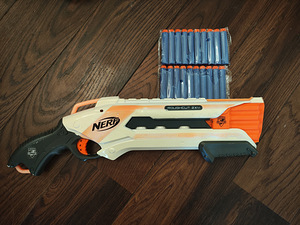 Nerf mängupüss ja 20 pelletit. (1 foto / 1)