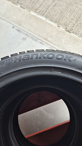 3 использованных шины Hankook Winter i*cept IZ2 245/40R18 (3 фото из 5)