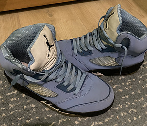 Air Jordan 5 Retro UNC University Blue (1 foto / 2)