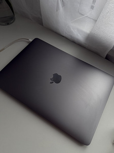 MacBook Air 2020 (3 foto / 3)
