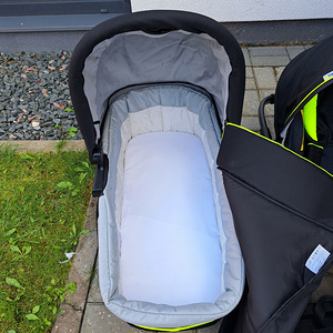 Hauck vankrikomplekt turvahälli ja isofix alusega (4 foto / 7)