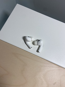 AirPods Pro (2 поколение) (3 фото из 7)