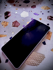 Samsung Galaxy S21 128 GB (2 foto / 3)