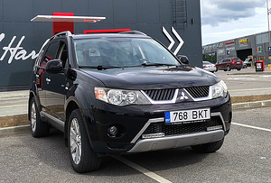 MITSUBISHI OUTLANDER XL 2.2 DI-D, 4WD 115 kW -09 (1 foto / 15)
