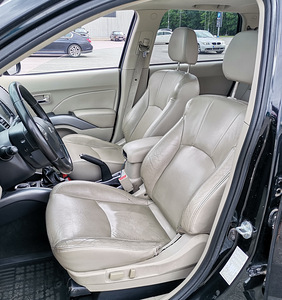 MITSUBISHI OUTLANDER XL 2.2 DI-D, 4WD 115 kW -09 (5 foto / 15)