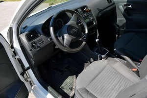 VW Polo (5 фото из 8)