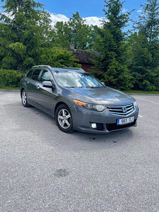 Honda accord (6 foto / 6)