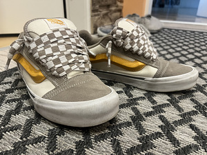 Кроссовки Vans (1 фото из 2)