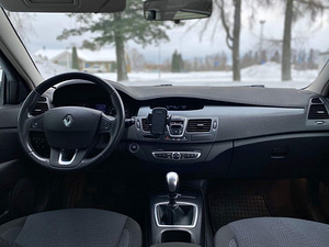 Renault Laguna 3 (2 фото из 8)