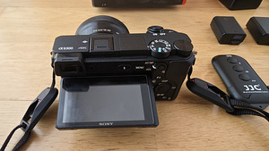 Sony a6300 + 16-50mm Kit (2 foto / 3)
