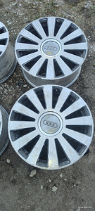 Литые диски Audi 8x18" 5x112 (3 фото из 4)